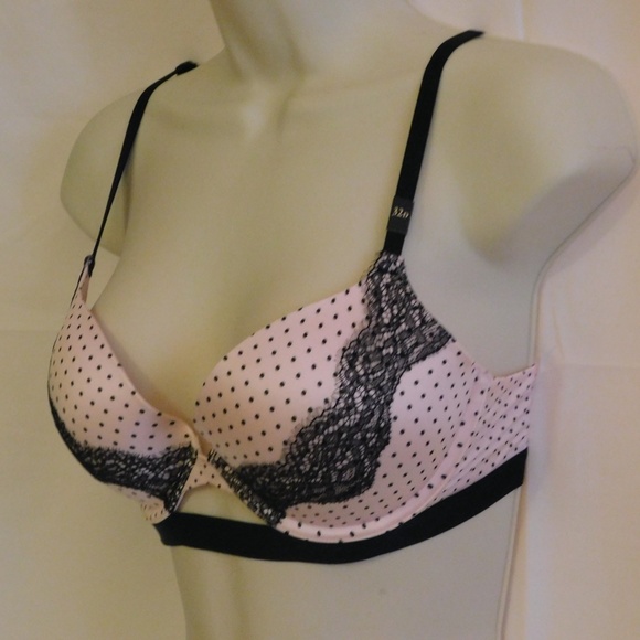 Victoria's Secret Very Sexy Push-Up Bra, Brand New - Picture 2 of 3